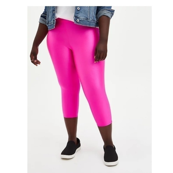 ⭐️PEDAL PUSHER PREMIUM LEGGING - LIQUID NEON PINK - Picture 3 of 5